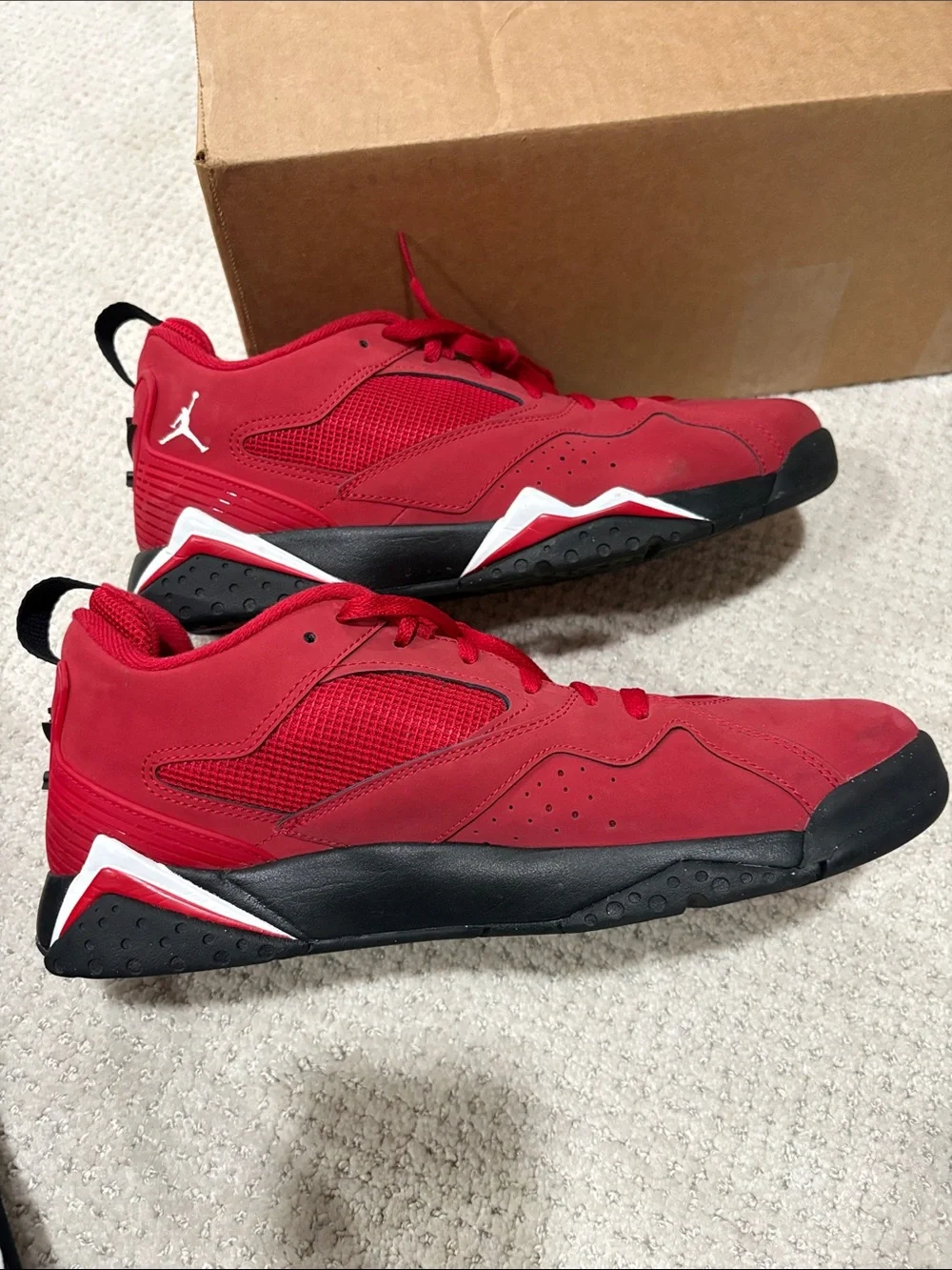 Jordan Men’s Red and Black Retro Basketball Sneakers SZ 11